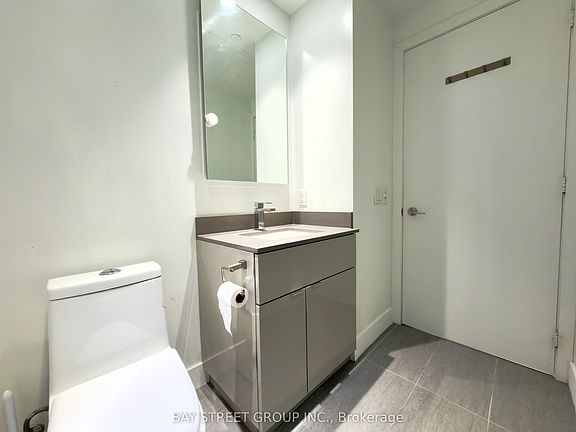 5th image of 7 Grenville St #4502