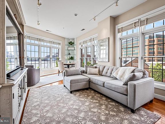 4th image of 1500 Thames St Unit 306