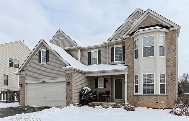 1st image of 1900 Applewood Dr