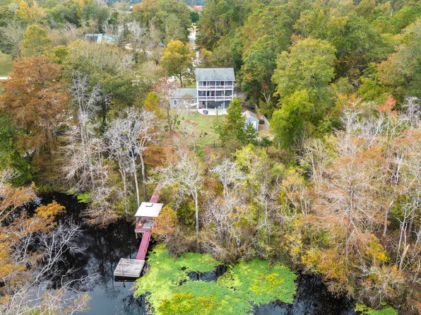 419 Old River Acres Drive, Burgaw, NC 28425