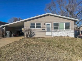 1611 Sheridan Rd, Pekin, IL 61554