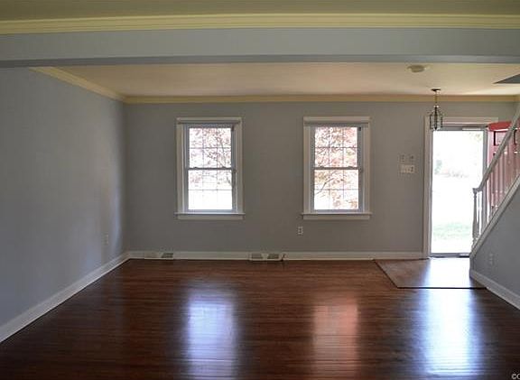4th image of 3106 Warren Ct