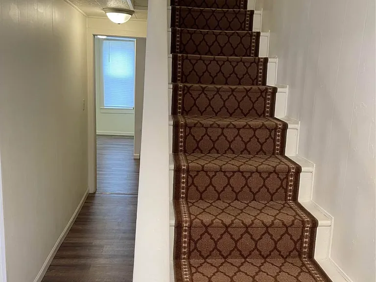 704 Locust St — Photo 4