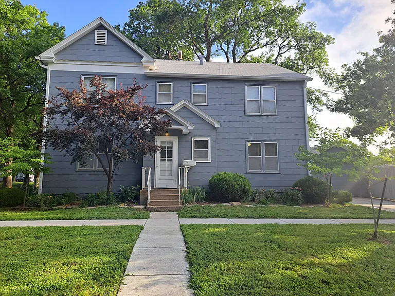 Super clean and quiet apartment building. Studio is on 3rd floor, completely private. Walk to ESU and downtown just blocks away.