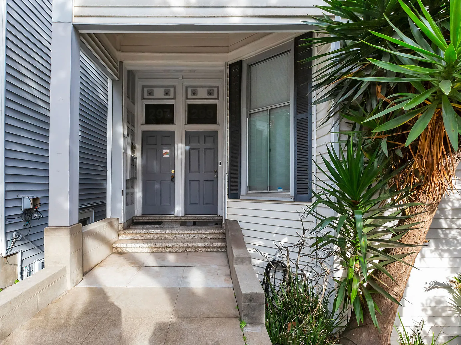 295 Castro — Photo 1