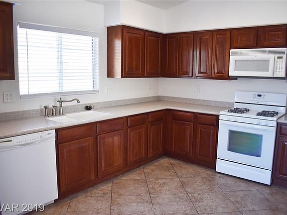 4th image of 10421 Aloe Cactus St #0