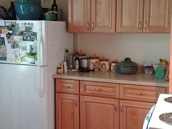 2nd image of 201 Pleasant St #3