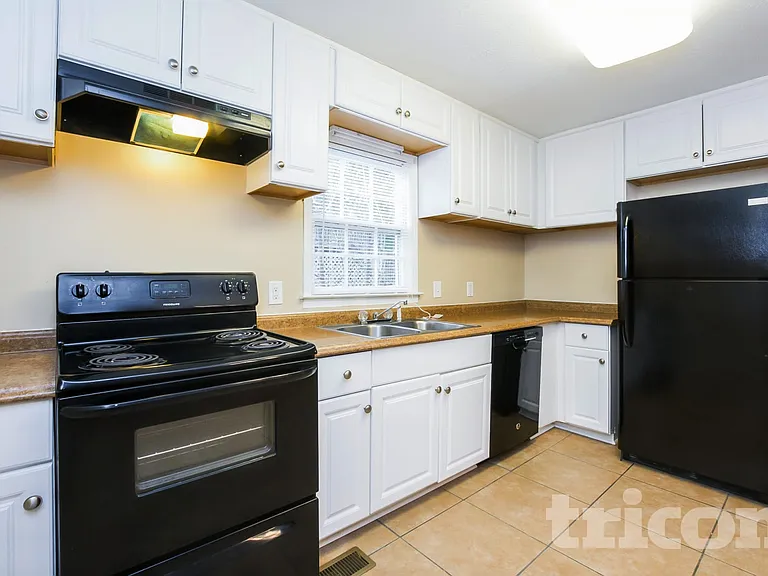 55 Henson Cir — Photo 5