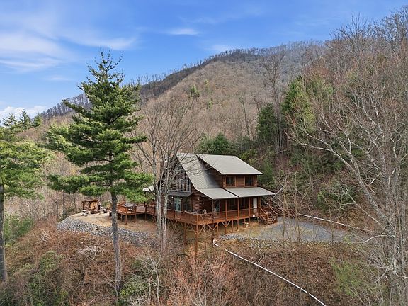 3rd image of 830 Noon Day Sun Rdg