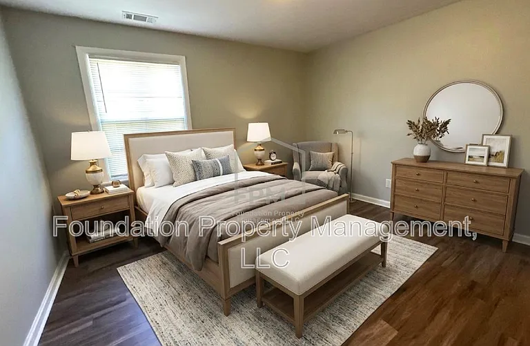 672 Carpenter St — Photo 16