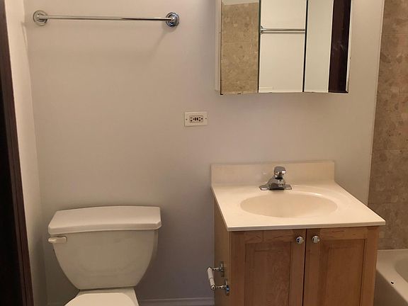 2nd image of 1008 W Waveland Ave APT 1