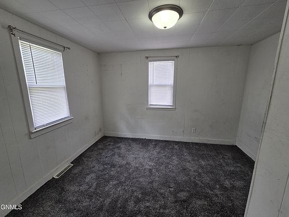 4th image of 1908 E Rosser Ave