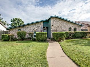 3034 Robin Hill Ln, Garland, TX 75044