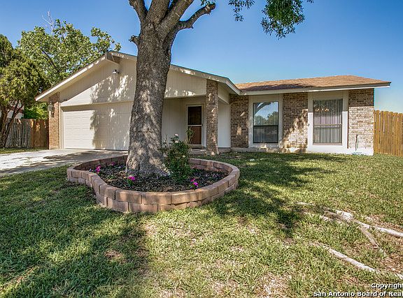 2nd image of 2106 Centerville Dr