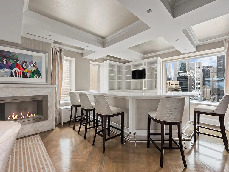 502 Park Ave #Penthouse 27 — Photo 6