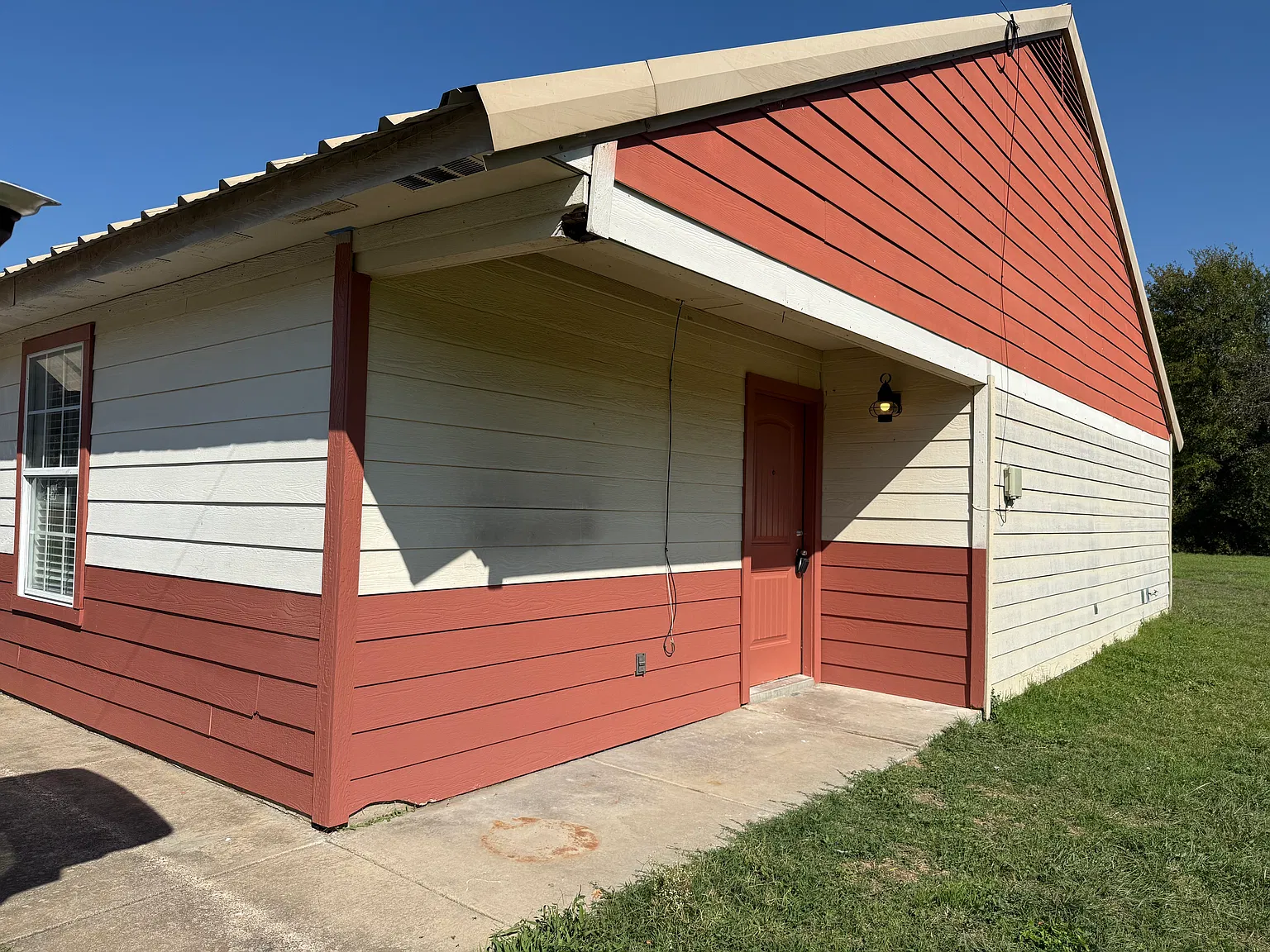 3 bed, 1200 sqft, $1,500 — Photo 1