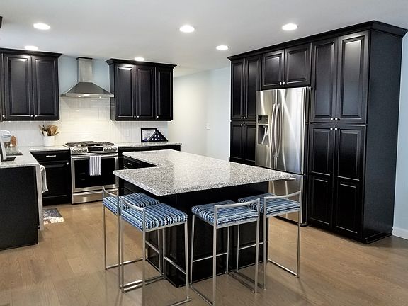 3rd image of 2281 Horseshoe Dr