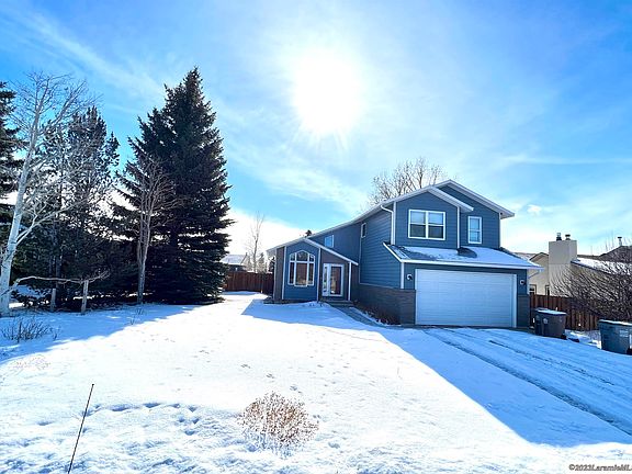3rd image of 3912 Alta Vista Dr