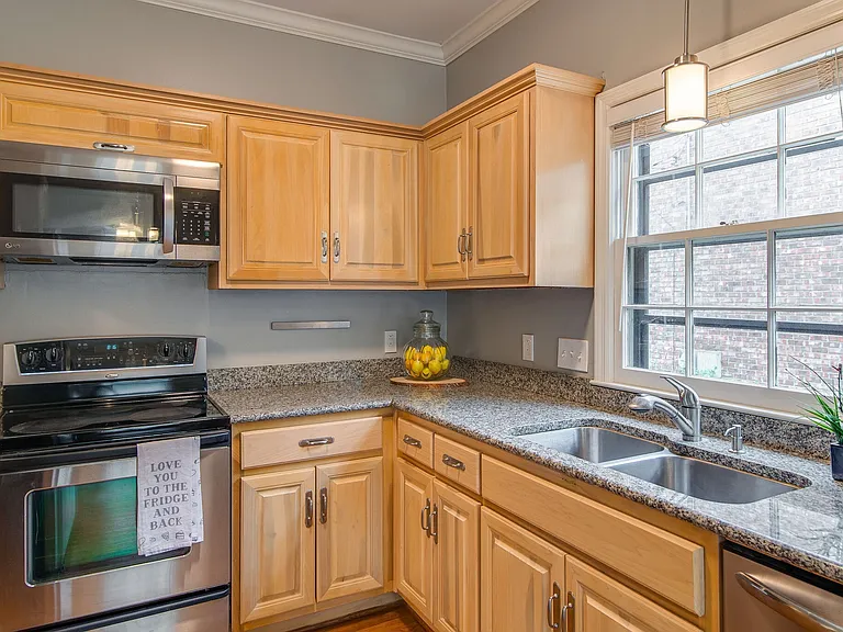 2306 Sharondale Dr — Photo 13