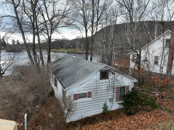 100 Lake Shore Dr, Cheshire, MA 01225