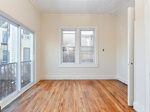 5th image of 572 Gregory Ave Floor 1