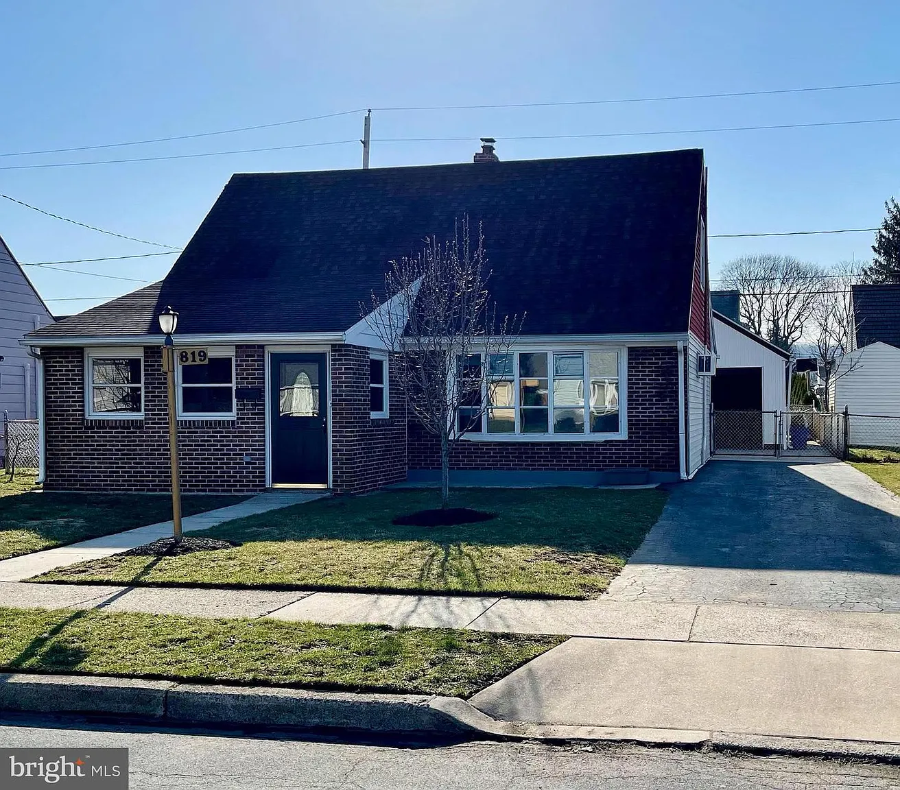 819 Hartman Ave photo 1
