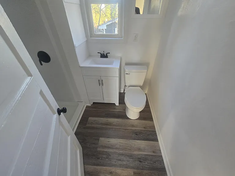 1115 Grayson Ave NW — Photo 2