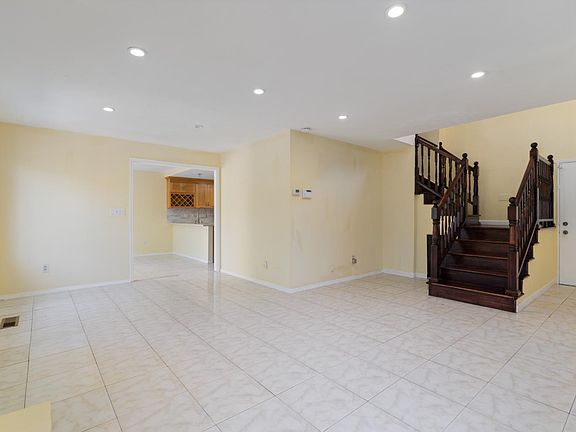 5th image of 2943 19th St
