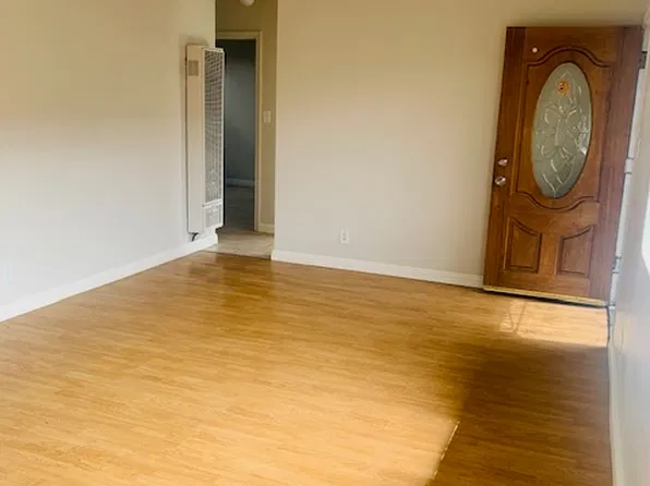 338 E 82nd St, Los Angeles, CA 90003