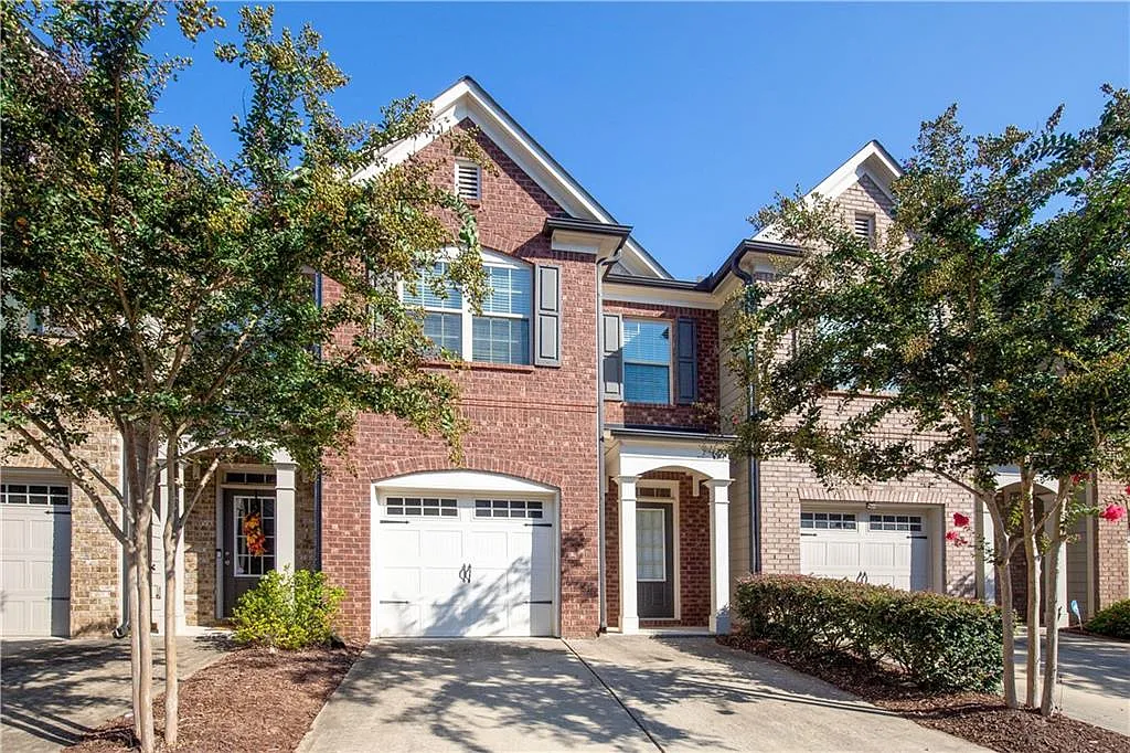 3 bed, 2.5 bath, 1776 sqft, $1,950 — Photo 1