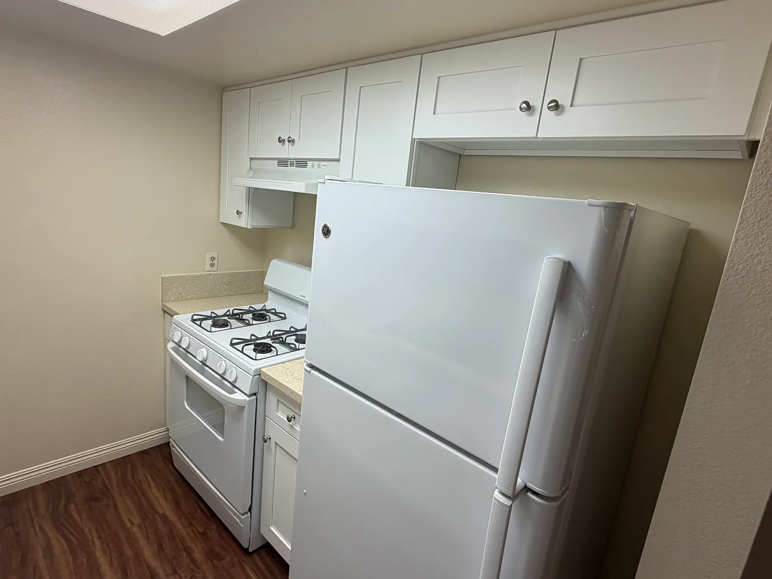 1 bed, 600 sqft, $1,800 — Photo 2