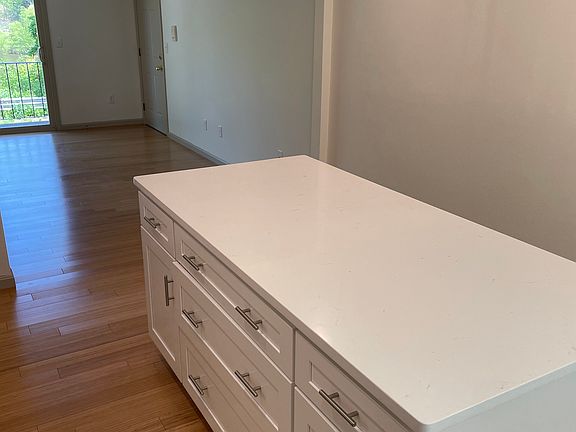 4th image of 265 Stackpole St APT 1