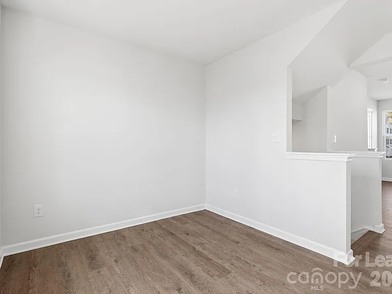 7024 Capstan Ter — Photo 20