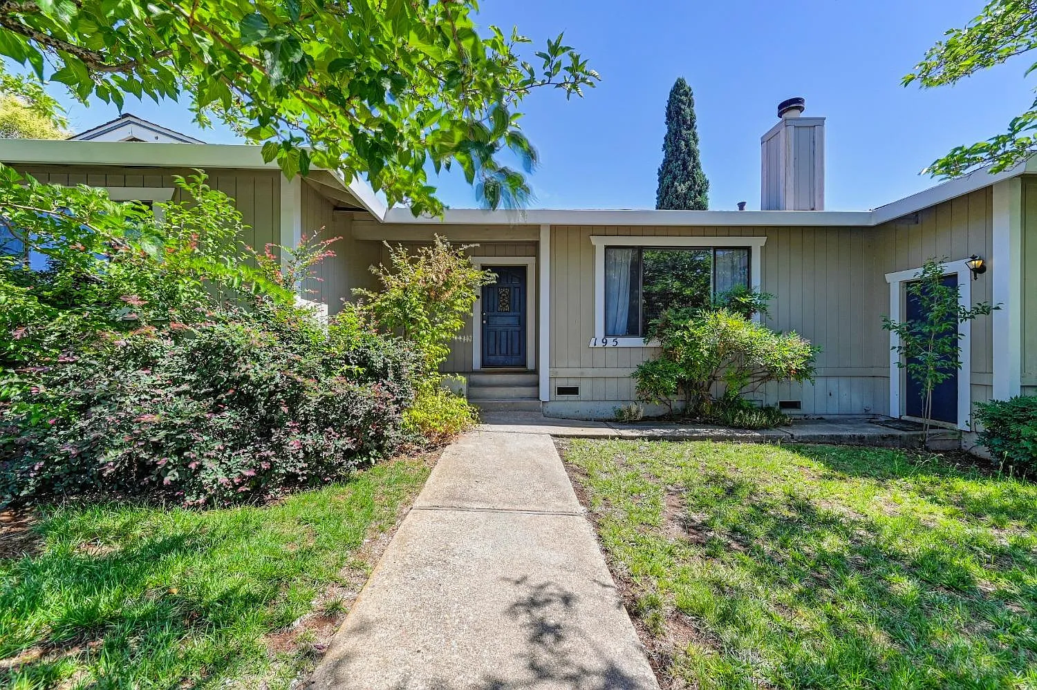 195 Arcadia Dr photo 1