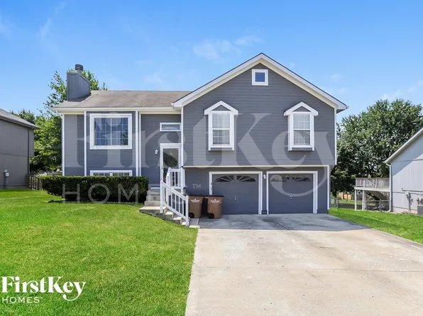 1603 Johnston Dr, Raymore, MO 64083