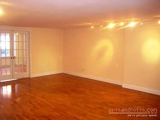 Rented by aptsandlofts.com | media 25