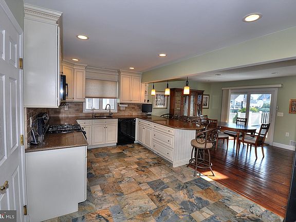 2nd image of 19 Centerboard Dr