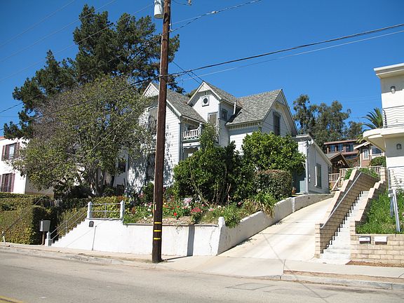 4th image of 755 Poli St #759