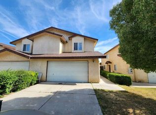 5715 Castlegate Ln, Bakersfield, CA