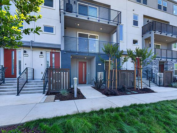 2nd image of 827 Redberry Way