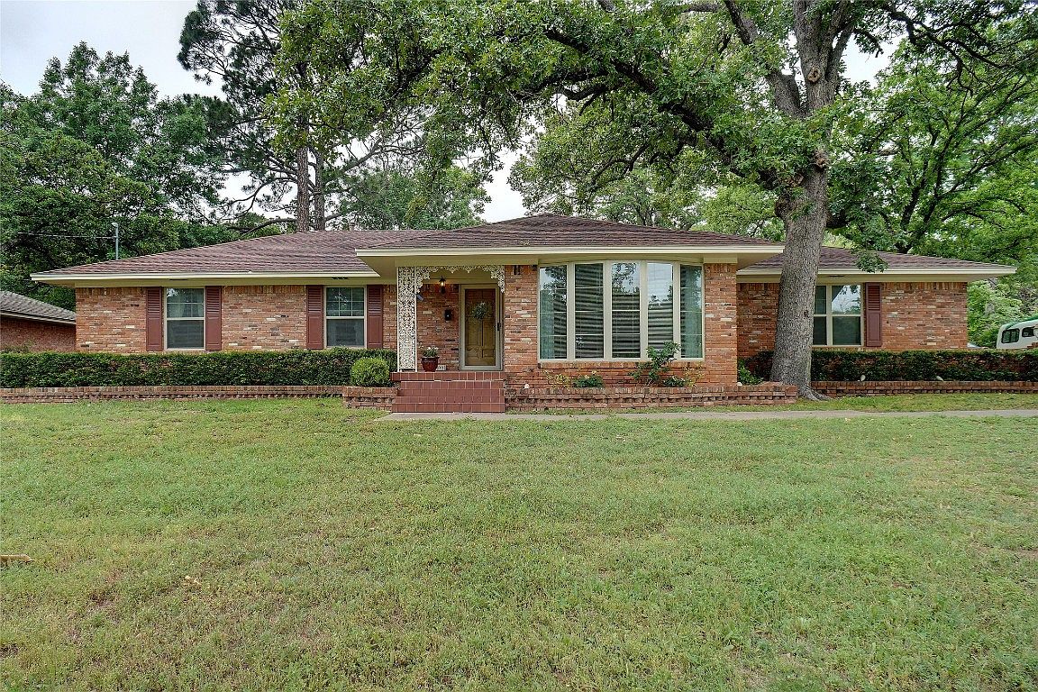 2503 Crestwood Pl, Denton, TX 76209 Zillow