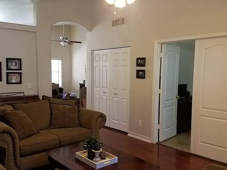 Front living space 2