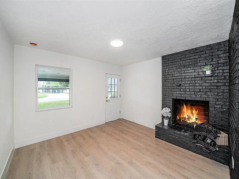 3812 W Rogers Ave — Photo 13
