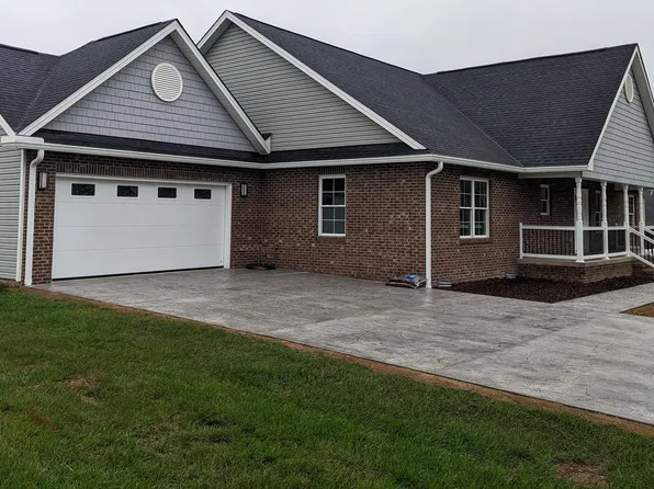 893 Clicks Ln, New Market, VA 22844
