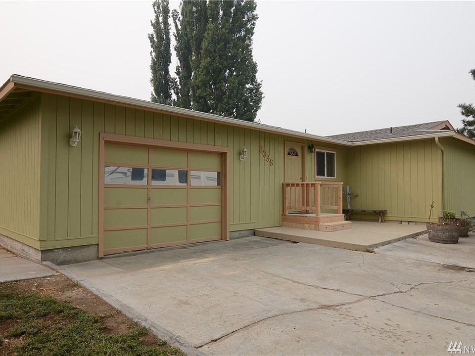 1st image of 3038 Arrow Pl NE