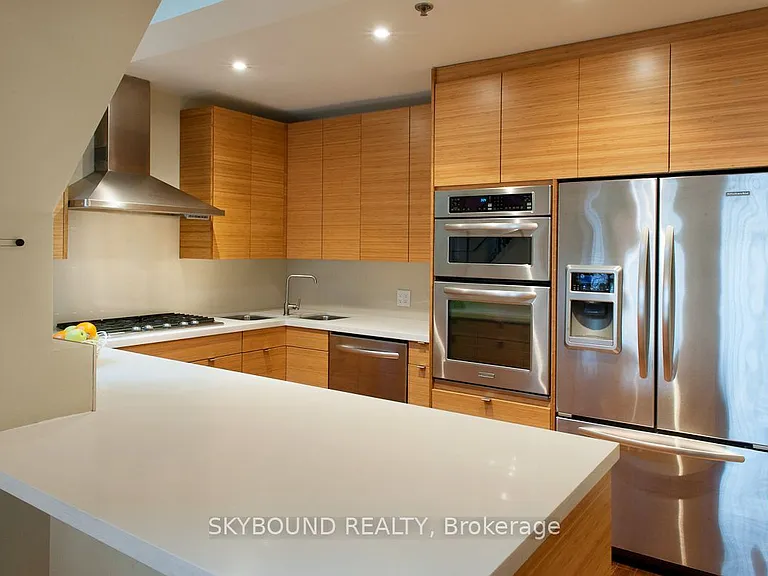 110 Hepbourne St #206 — Photo 3
