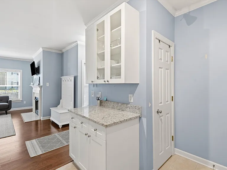1202 Grove Park Dr — Photo 12