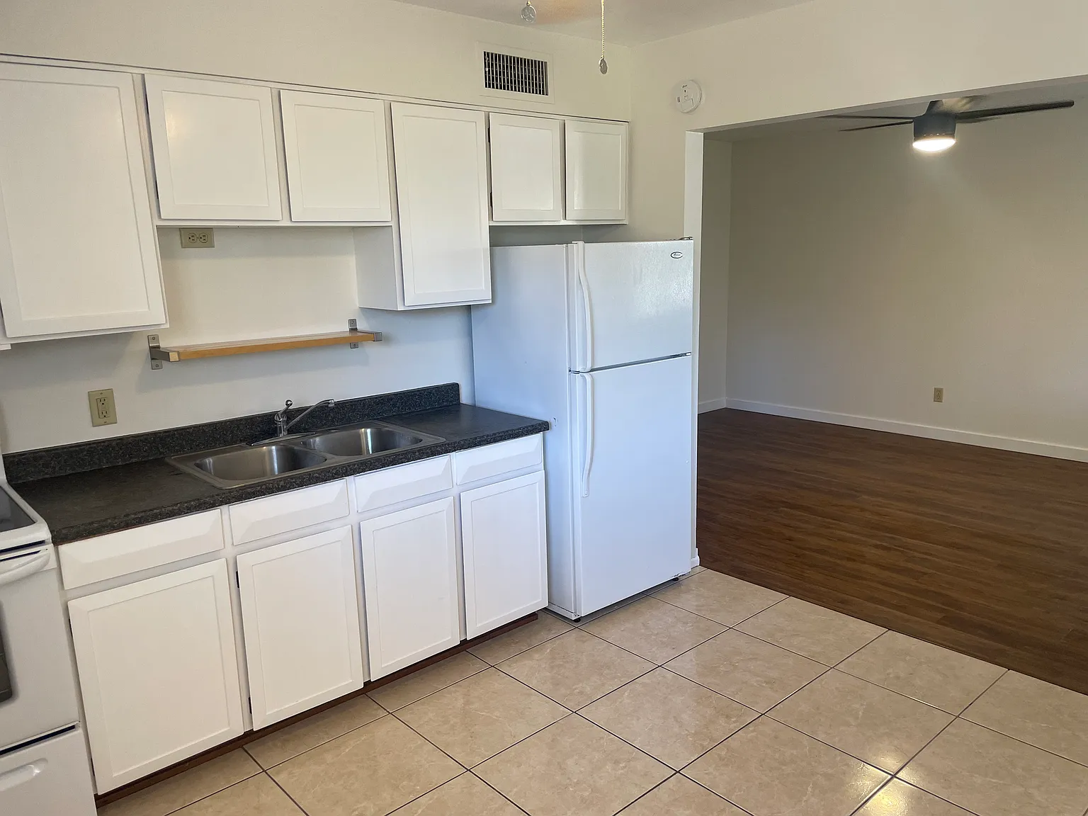 2 bed, 750 sqft, $889 — Photo 3