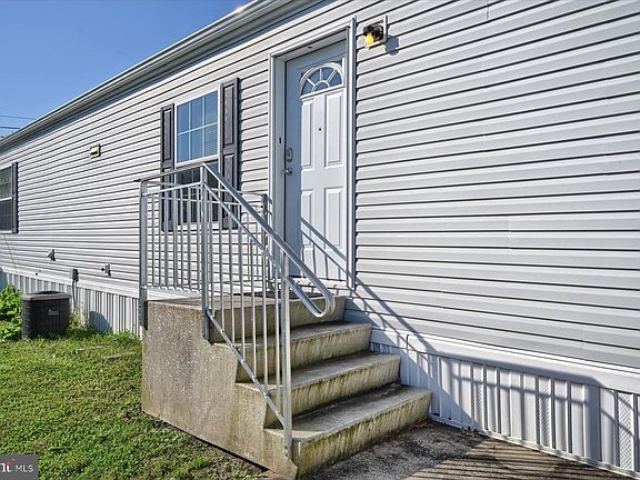 2nd image of 46 Mollie Dr #39
