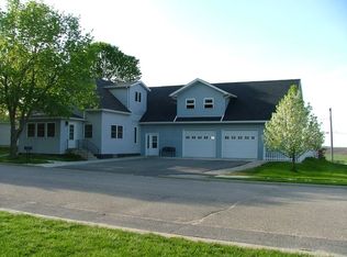 804 4th Ave, Armstrong, IA 50514